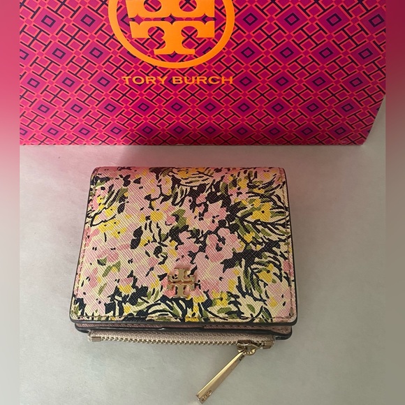 SOLD - Tory Burch Emerson mini wallet - Picture 6 of 11